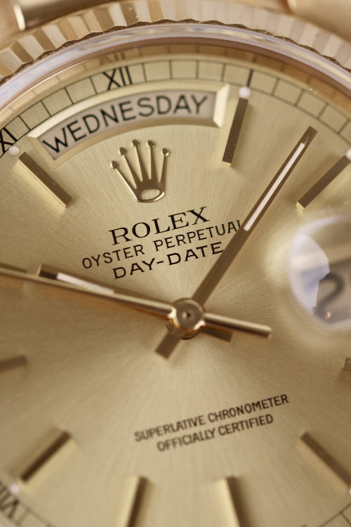 Vintage Rolex Day-Date 18038 in 18k yellow gold with English day display on President bracelet – Lazuli Vintage Watches, Zurich.