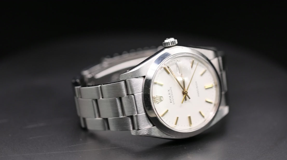 Load video: Oyster Date 6694